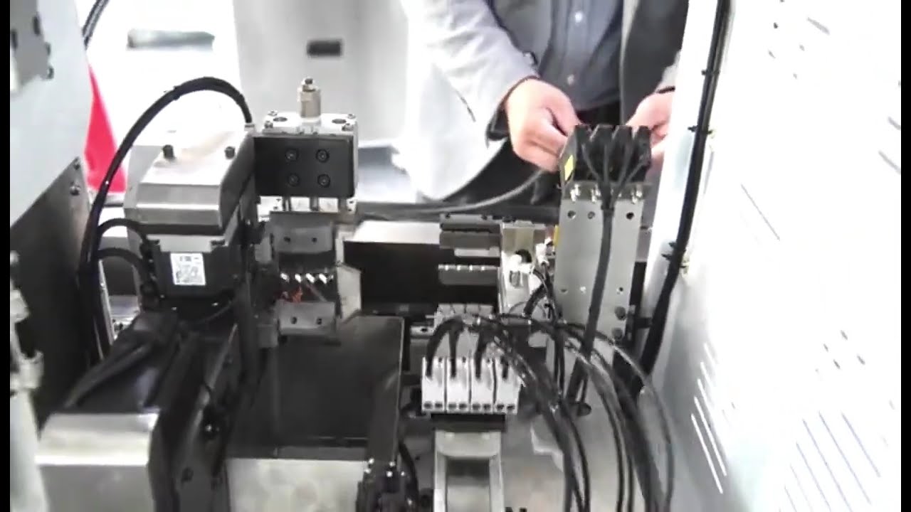 Panduan Lengkap Pengupasan & Crimping Kabel Daya 4 Inti Berselubung untuk Industri