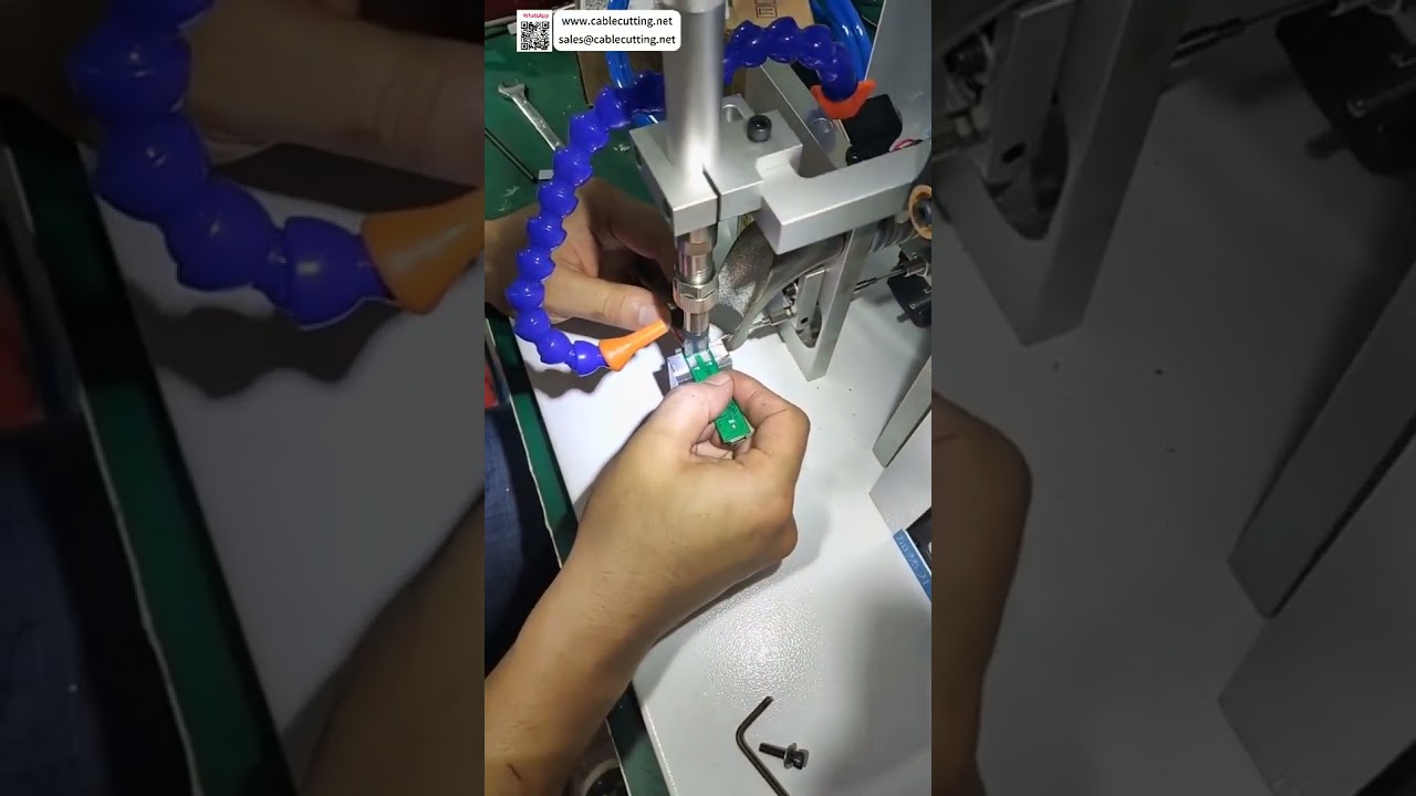 Mesin Solder Kawat Otomatis – Alat Penyolderan Elektronik Kecepatan Tinggi dengan Umpan Solder Otomatis